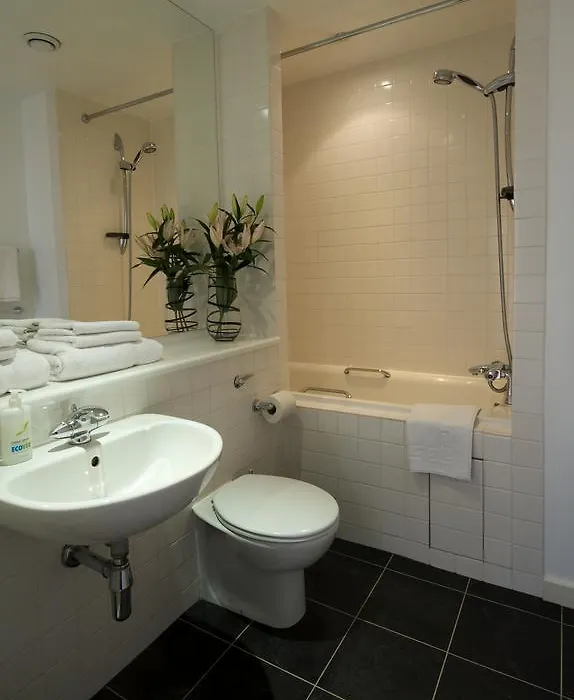 Stay Deansgate Apartments For 14 Nights Plus-1